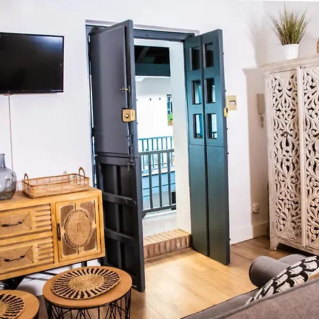 Apartament New In Traditional Building Of The Xvi Century *